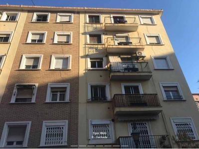 Venta Piso València. Piso de tres habitaciones en Carrer Ingeniero Manuel Canovas. Quinta planta con balcón