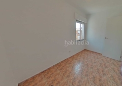 Alquiler piso cuarto con 2 habitaciones en Palomeras Bajas Madrid