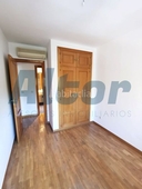 Alquiler piso en alquiler , con 80 m2, 2 habitaciones y 2 baños, piscina, garaje, ascensor, aire acondicionado y calefacción individual gas. en Madrid