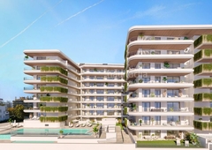 Apartamento moderno apartamento de 3 dormitorios con vistas al mar y a 100 metros de la playa en Fuengirola