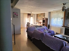 Casa con 4 habitaciones con piscina, calefacción y aire acondicionado en Riba - roja de Túria