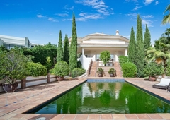 Casa impresionante villa de 6 dormitorios en benahavis con vistas panorámicas en Benahavís