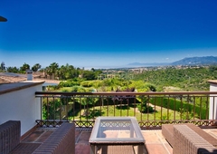 Casa villa de lujo estilo mediterraneo con vistas al mar en la exclusiva urbanización de Hacienda Las Chapas. en Marbella