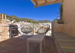 Chalet en 17 chalet con 2 habitaciones amueblado con piscina, calefacción, aire acondicionado, vistas al mar y vistas a la montaña en Benalmádena