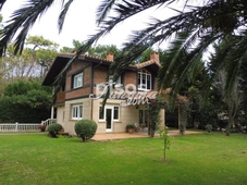 Chalet en alquiler en Calle de Juan Vallejo Real de Asua en Andra Mari por 2.650 €/mes