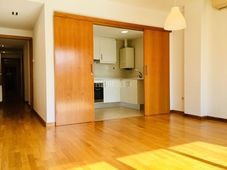 Piso con 2 habitaciones con ascensor, calefacción, aire acondicionado y vistas a la montaña en Corbera de Llobregat