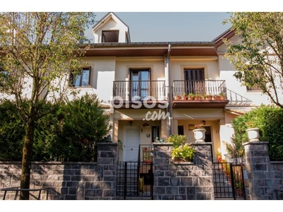 Casa adosada en venta en Calle de Karobiaga, cerca de Calle de Irunzunzar