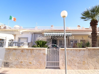 Casa adosada en venta en Los Almendros-La Florida, Orihuela