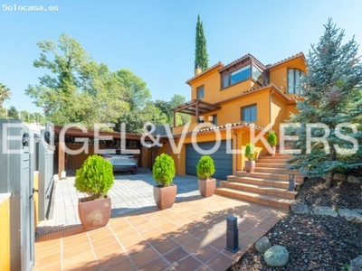 Casa con jardín y piscina en el Golf de Sant Julià