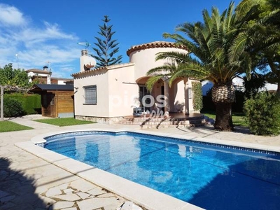 Chalet en venta en Calle Carrer Vint-I-Un