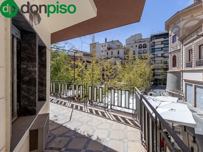 Venta de piso con terraza en Parque Nueva Granada (Granada Capita), Centro