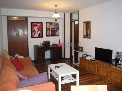 Venta de piso en Ensanche-Sar (Santiago de Compostela)