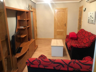 Alquiler de piso en PAU 2-600 de 2 habitaciones con muebles y aire acondicionado