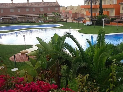 Apartamento en alquiler en paseo De Las Cumbres de 1 habitación con terraza y piscina