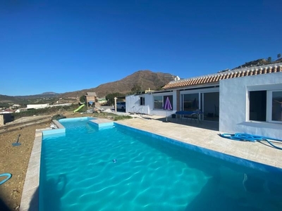 Chalet en venta en Estepona