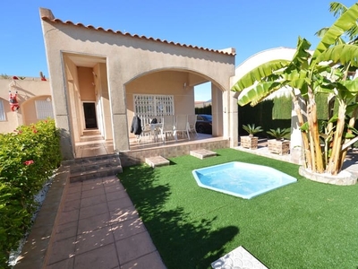 Chalet en venta en Los Balcones, Alicante