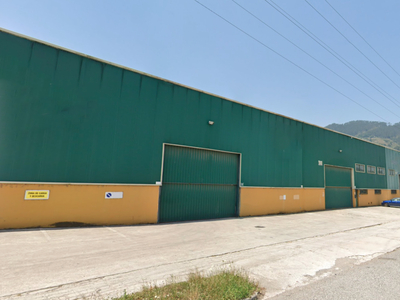 Nave Industrial con oficinas en Polígono de Barros
