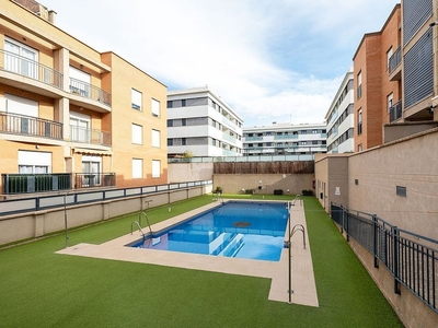 Piso en alquiler en calle Real de Los Neveros de 2 habitaciones con terraza y piscina