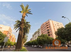 Venta Piso Badajoz. Piso de cuatro habitaciones Buen estado octava planta con terraza