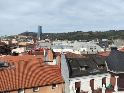 Alquiler de dúplex en Barrio de Abando de 3 habitaciones con terraza y garaje