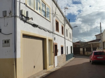 Casa adosada de alquiler en Mariana