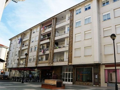 Piso en venta en avenida De España de 3 habitaciones con terraza y balcón