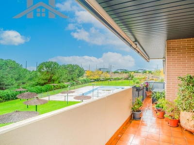 Piso en venta en Calle Isaac Albéniz, Golf - El Carralero