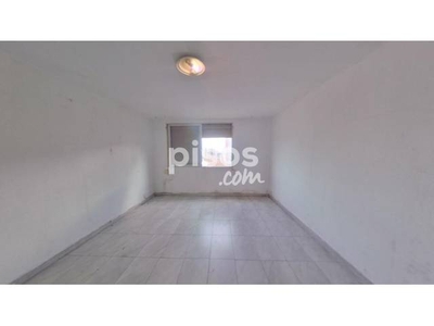 Piso en venta en Carrer del Prat en Bellvitge por 137.000 €