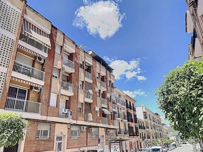 Piso en venta en Lucena de 3 habitaciones con terraza