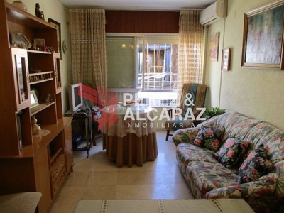 Piso en venta en Palma del Río de 3 habitaciones con terraza