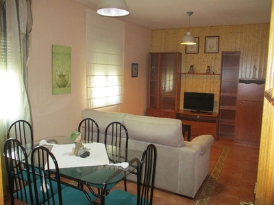 Venta de piso en Centro - Ávila de 3 habitaciones con calefacción y ascensor