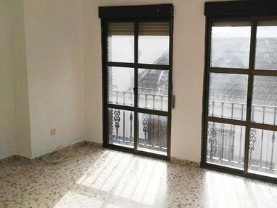 Venta de piso en Fernán-Núñez de 2 habitaciones con terraza