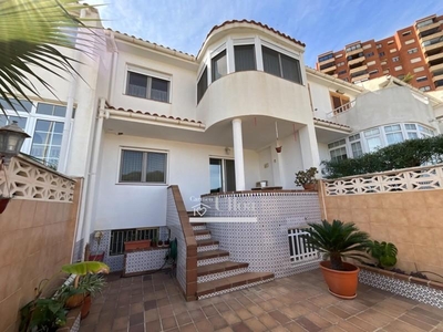 Casa adosada en venta en Playa Muchavista, El Campello