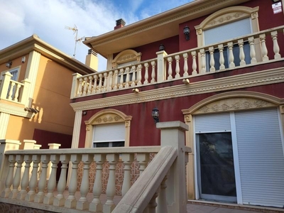 Chalet en venta en Elche