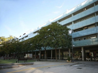 Alquiler de piso en edificio De Cuarte de 2 habitaciones con terraza y piscina