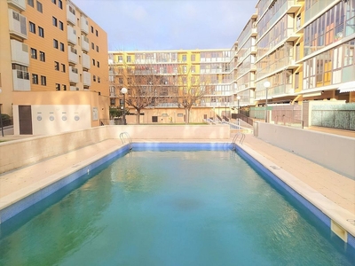 Alquiler de piso en Montecanal - Valdespartera - Arcosur de 4 habitaciones con terraza y piscina