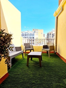 Ático en alquiler en calle San Miguel de 4 habitaciones con terraza y balcón