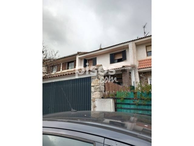 Casa adosada en alquiler en Calle La Guardia