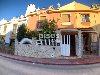 Casa adosada en venta en Calle del Maestro Vert, cerca de Calle de Enrique Van Dulken en Churriana-El Pizarrillo-La Noria-Guadalsol por 258.000 €