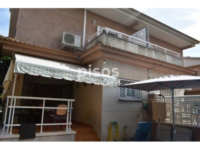 Casa adosada en venta en Plaza Espanya en Segur de Calafell por 300.000 €