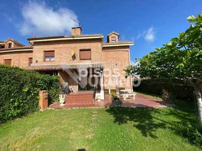 Casa pareada en venta en Calle El Priorato en Anguciana por 160.000 €