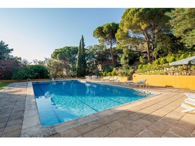 Espectacular casa con 4 Hectáreas de terreno y gran piscina en Castell dAro/SAgaró