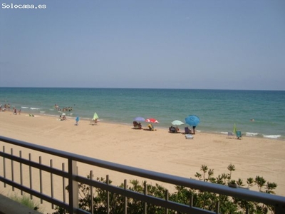 GRAN APARTAMENTO REFORMADO CON SALIDA DIRECTA AL MAR DESDE LA TERRAZA