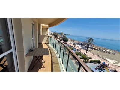 Maravilloso apartamento en venta en 1ª linea de playa con fabulosas vistas. Estepona Málaga