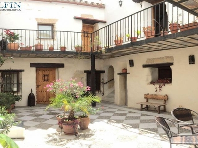 Palacio en el Centro de Jerez, con apartamentos turísticos.