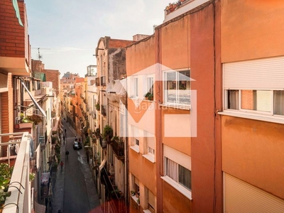 Piso en venta exterior y soleado en Vila de Gràcia, próximo a “jardinets de gràcia”. en Barcelona