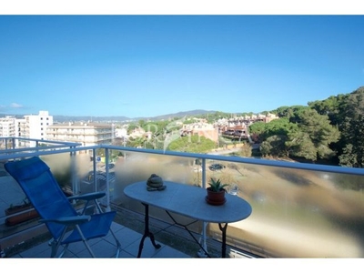 Piso con dos habitaciones dobles muy cerca de la playa de Sant Antoni de Calonge.