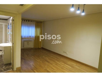 Piso en alquiler en Calle de Elvira, 19 en Fuente del Berro por 1.200 €/mes