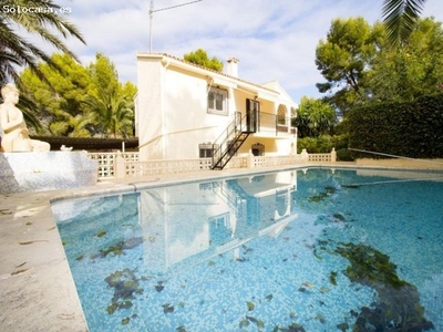 Villa en Venta en lAlfas del Pi, Alicante