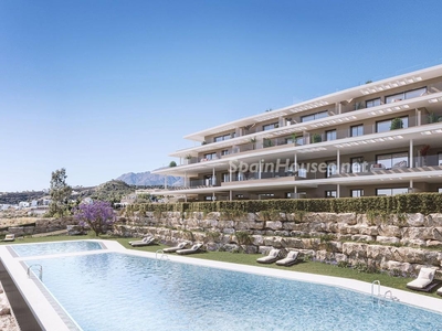 Apartamento en venta en La Concha-Resina Golf, Estepona